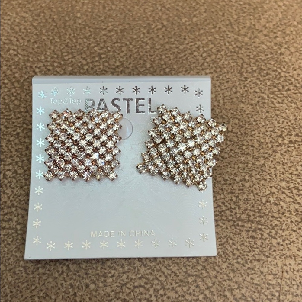 Gold earrings